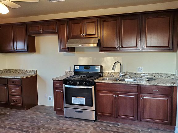 2nd image of 10414 Lemona Ave