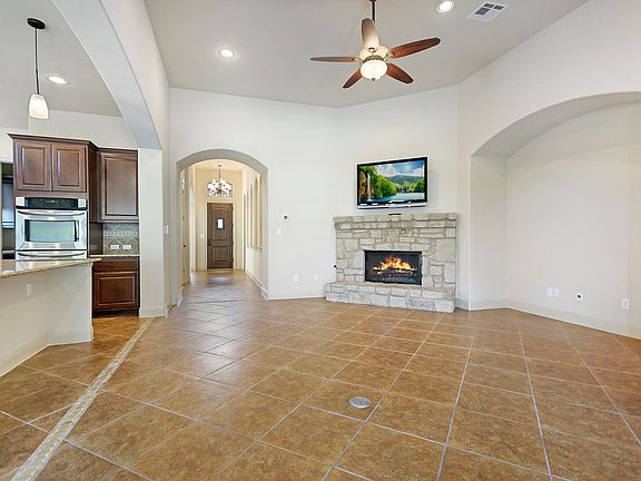 4th image of 118 Desert Forest Ct