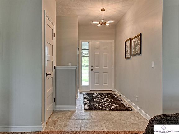 4th image of 20221 Blake Dr