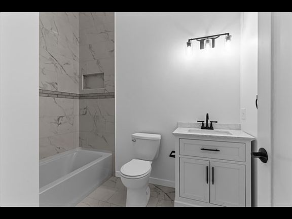 4th image of 276-280 Essex St #3