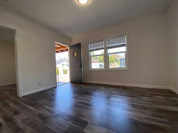 3rd image of 2801 Daubenbiss Ave #13