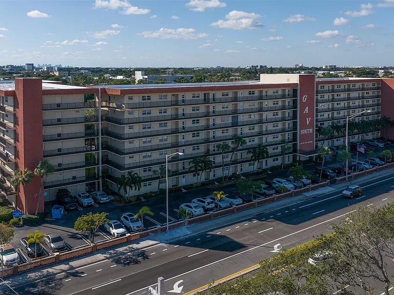 2350 NE 14th Street Cswy #609 — Photo 35