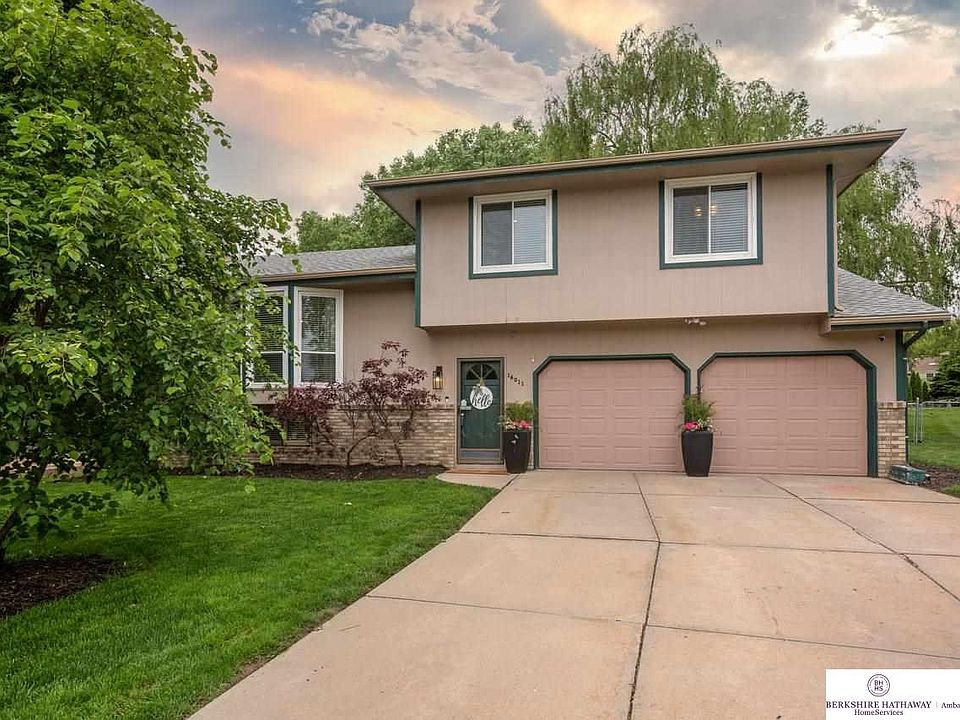 1st image of 16011 O Cir