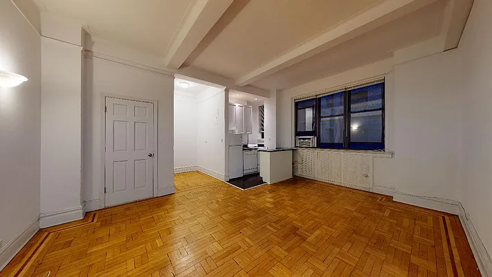 Rented by Bond New York | media 9