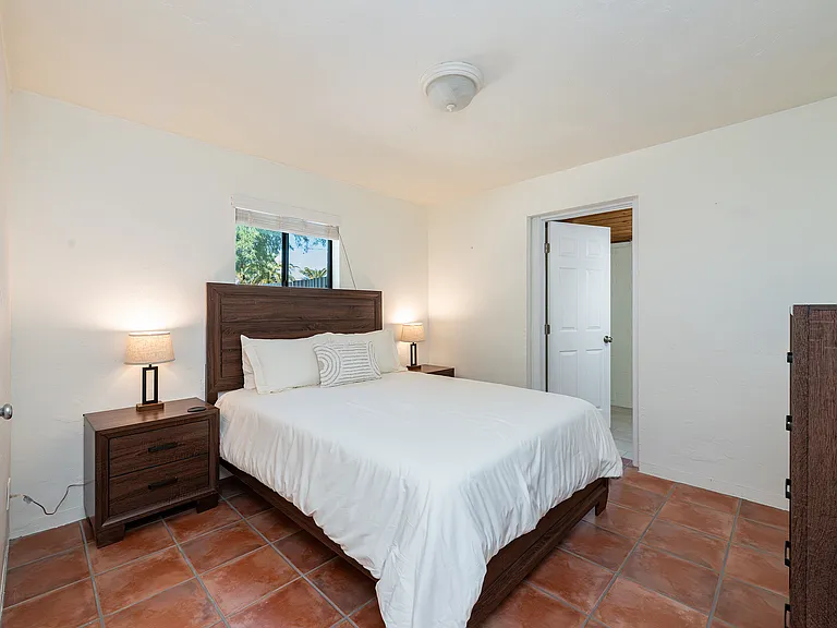 1002 E Simmons St — Photo 10