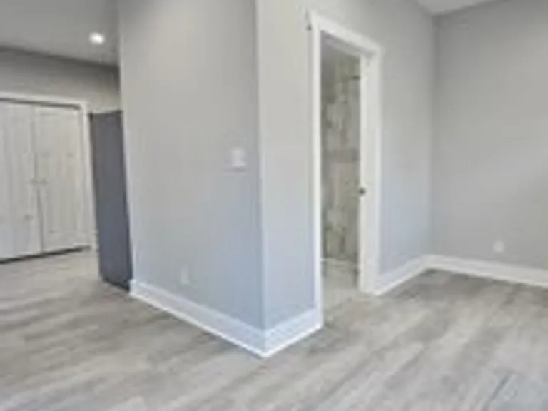 670 E 17th St #1 — Photo 3
