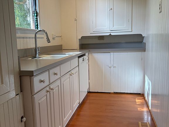 3rd image of 428 Purissima St