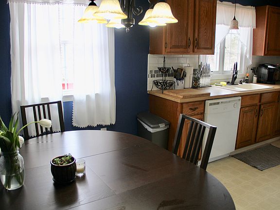 5th image of 12 Briar Hill Rd