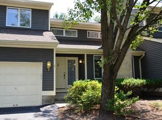 4 Greenbriar Ln, Annandale, NJ 08801