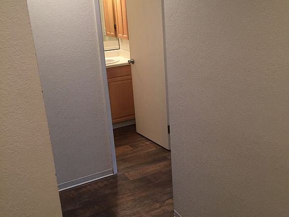 3rd image of 910 N 104th St #B-304