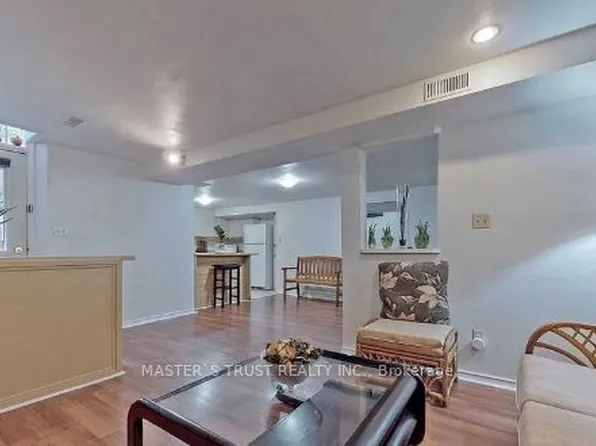 481 Luzon Cres, Mississauga, ON L5B 3W9