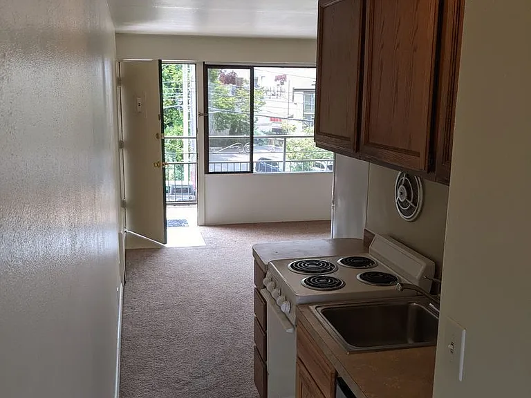 Lanai Apartments — Photo 10