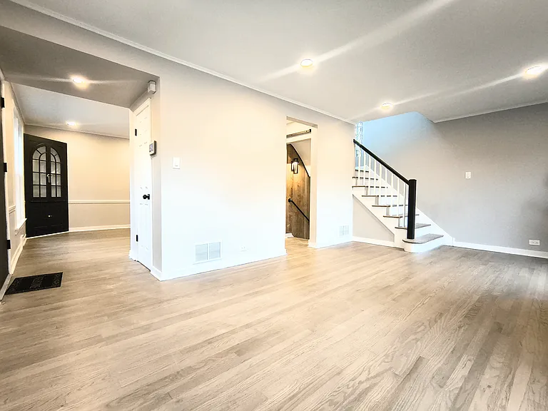 9637 S Wood St #1 — Photo 9