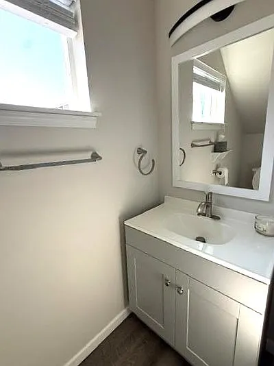 302 Van Trump Ave NE #B — Photo 14
