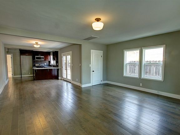 3rd image of 411 N Carmelo Ave
