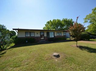 2218 Saint Richard Ln, Saint Charles, MO 63301