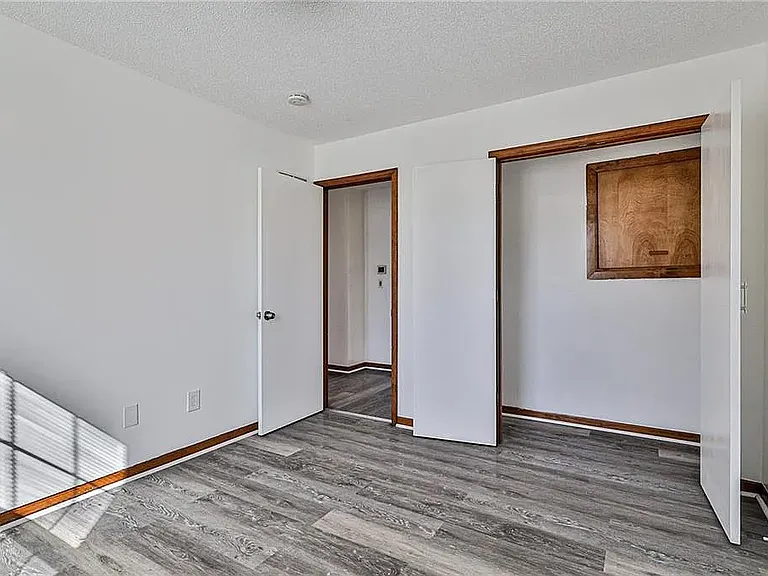 4010 E 16th Ct — Photo 21