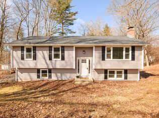 1 Hampton Village Dr, Granby, CT 06035