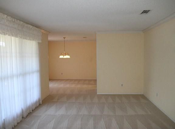 4th image of 4463 Chedlea Ave