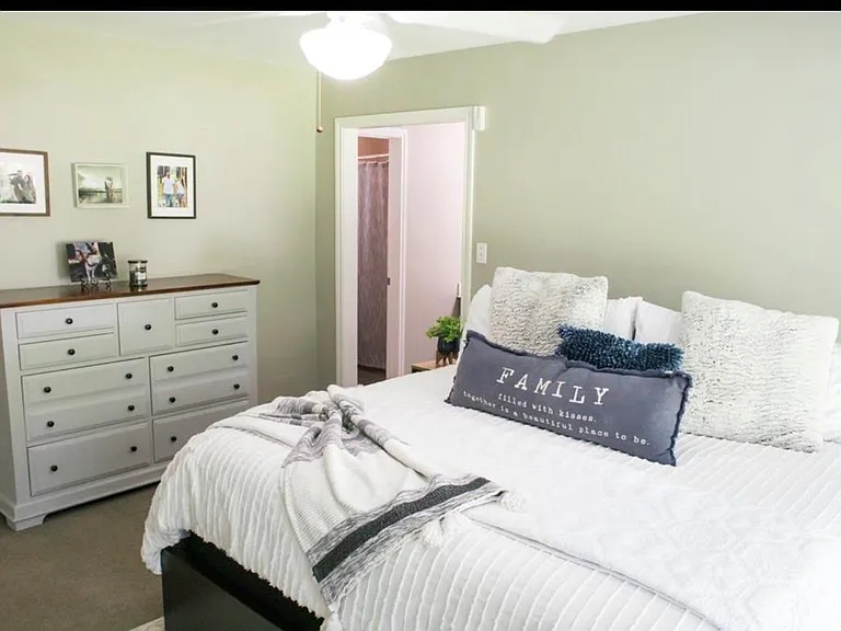 810 Shadberry Dr — Photo 9
