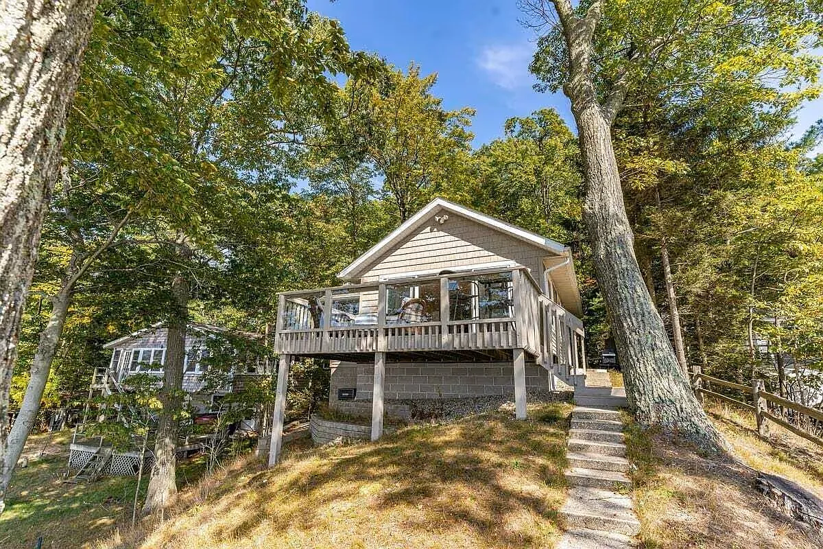 Winnetaska Rd, Muskegon — Photo 2