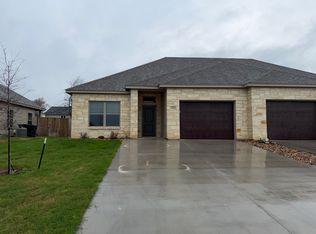 2430 Briar Hollow Dr, Temple, TX 76502