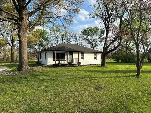 303 S Chestnut St, Kingsville, MO 64061