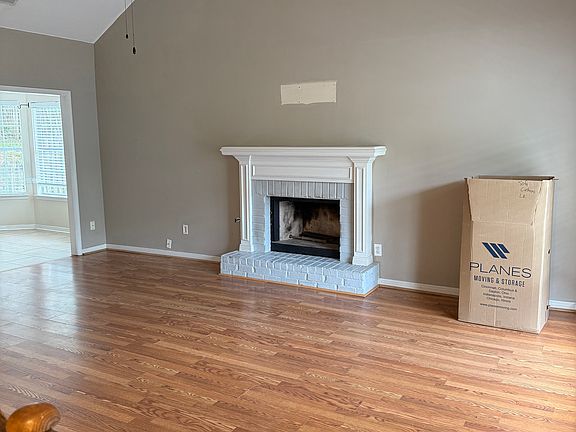 3rd image of 2254 Woodlea Ct S