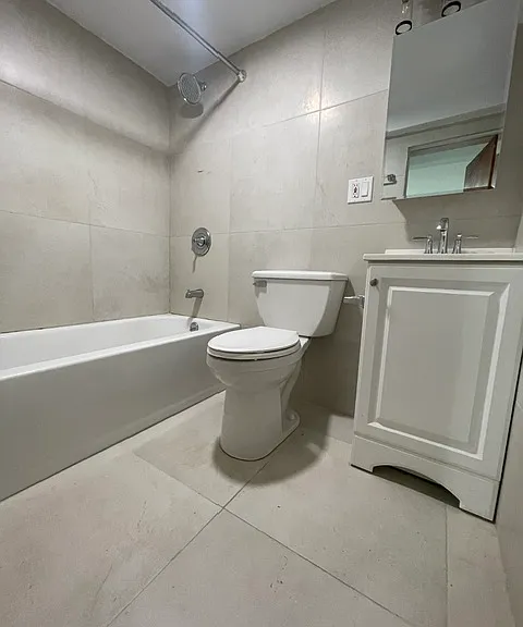 337 E 16th St #1 — Photo 7