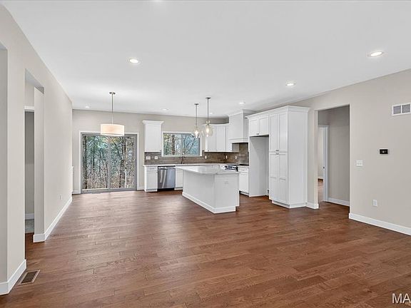 4th image of 8353 Graham Rd