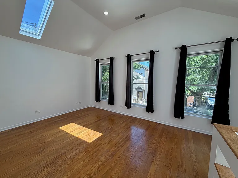 925 S Carpenter St #2F — Photo 3