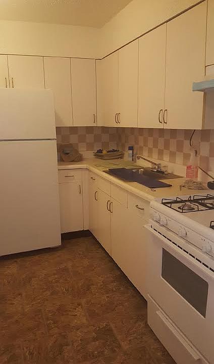 1st image of 557 E 81st St #2