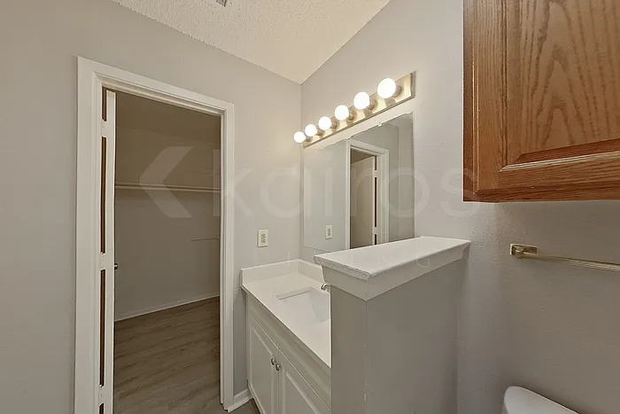 822 Courtenay Pl — Photo 18