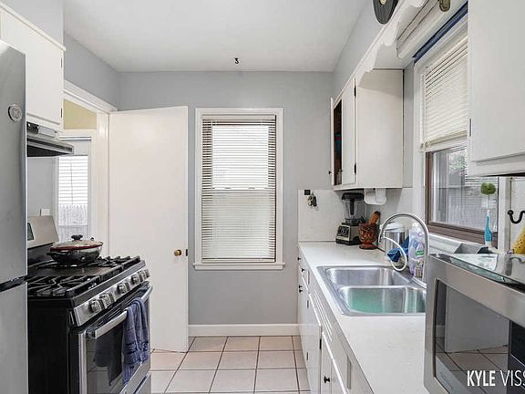 3rd image of 5107 Mildred Ave SE