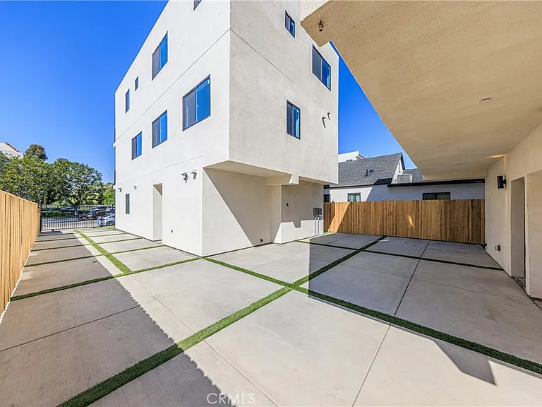 2426 S West View St #C — Photo 30