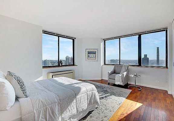4th image of 330 E 75th St APT 38B