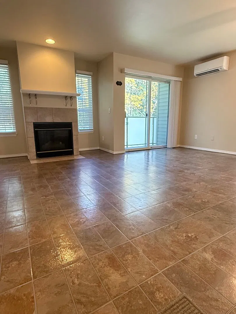 A/C in Your 3BR Townhome-Styled Condo near Pinehurst Light rail! — Photo 3