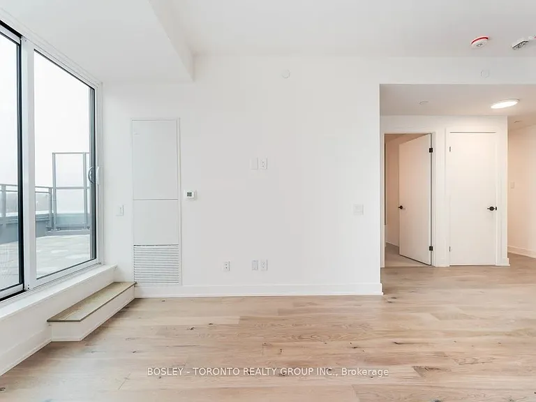 1285 Queen St E #504 — Photo 27