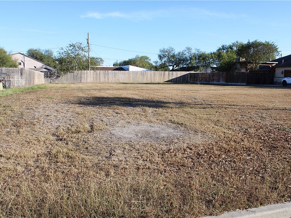 2nd image of 1574 Wildwood Trail Blvd