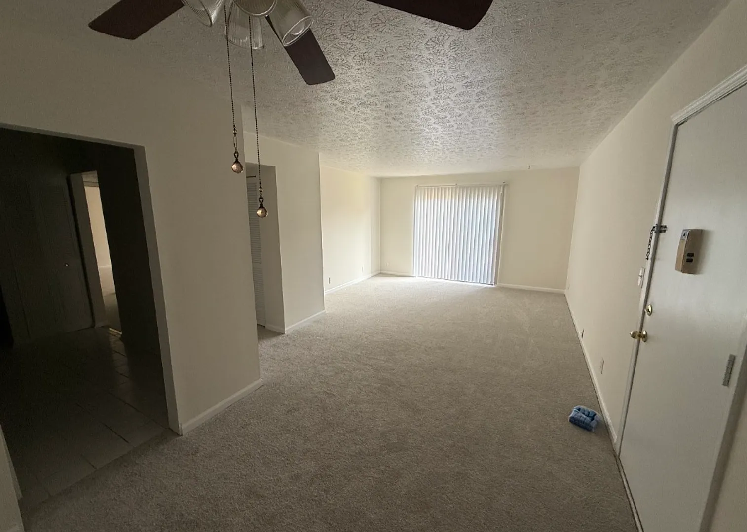Newly Renovated 2 bedroom/1.5 bath condo in Wildwood Circle — Photo 2