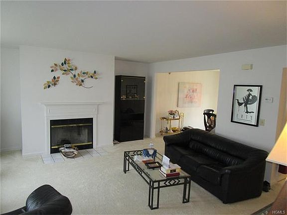 3rd image of 304 Chestnut Dr