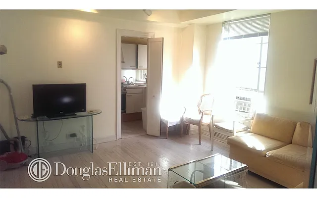 Rented by Douglas Elliman | media 10