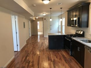 216 Hamilton St, Harrison, NJ 07029