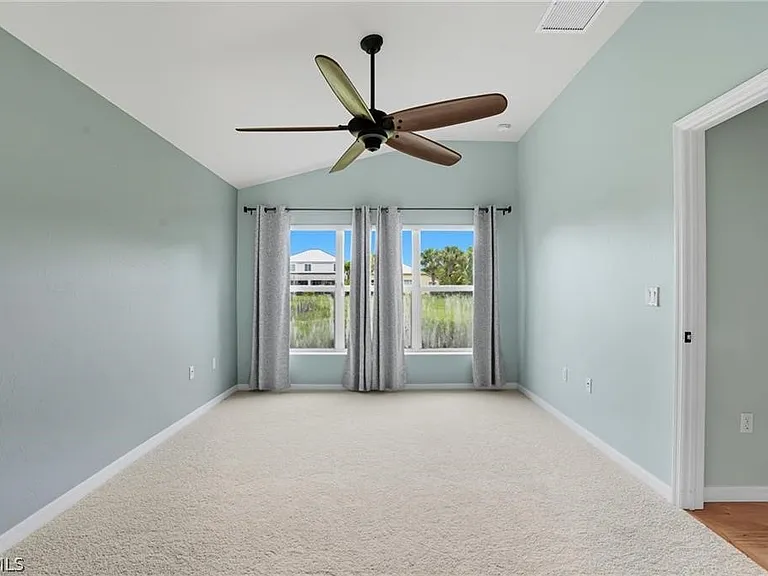 2427 Woodbourne Pl — Photo 12