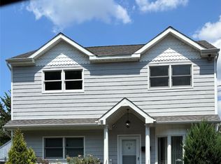 679B Montauk Hwy, Oakdale, NY 11769
