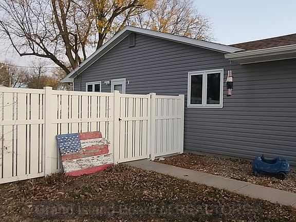 4th image of 805 C St