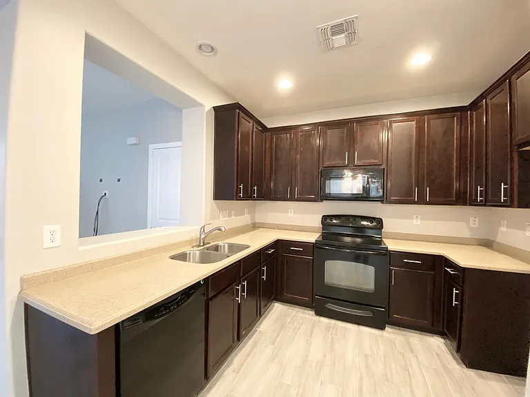 1677 E Elgin St — Photo 5