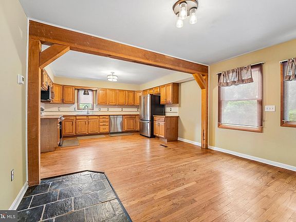 5th image of 22 McGuire Way