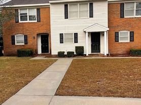 813 Saint Marys Dr, Waycross, GA