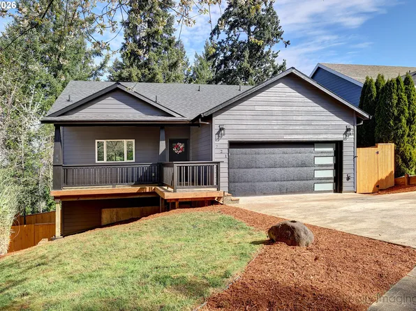 721 SE Forest Glen Rd, Estacada, OR 97023